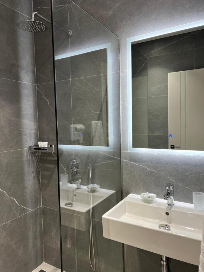 Astoria Rooms ساراندا المظهر الخارجي الصورة