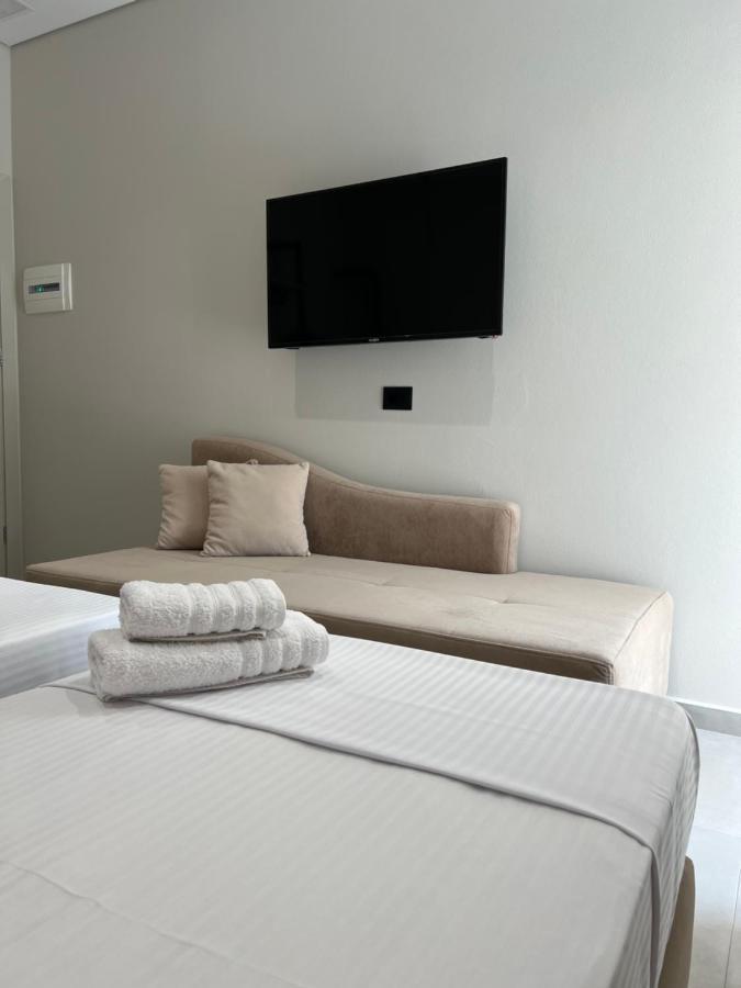 Astoria Rooms ساراندا المظهر الخارجي الصورة