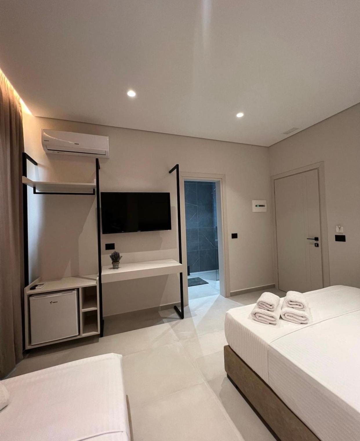 Astoria Rooms ساراندا المظهر الخارجي الصورة