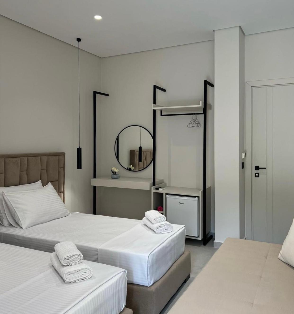 Astoria Rooms ساراندا المظهر الخارجي الصورة