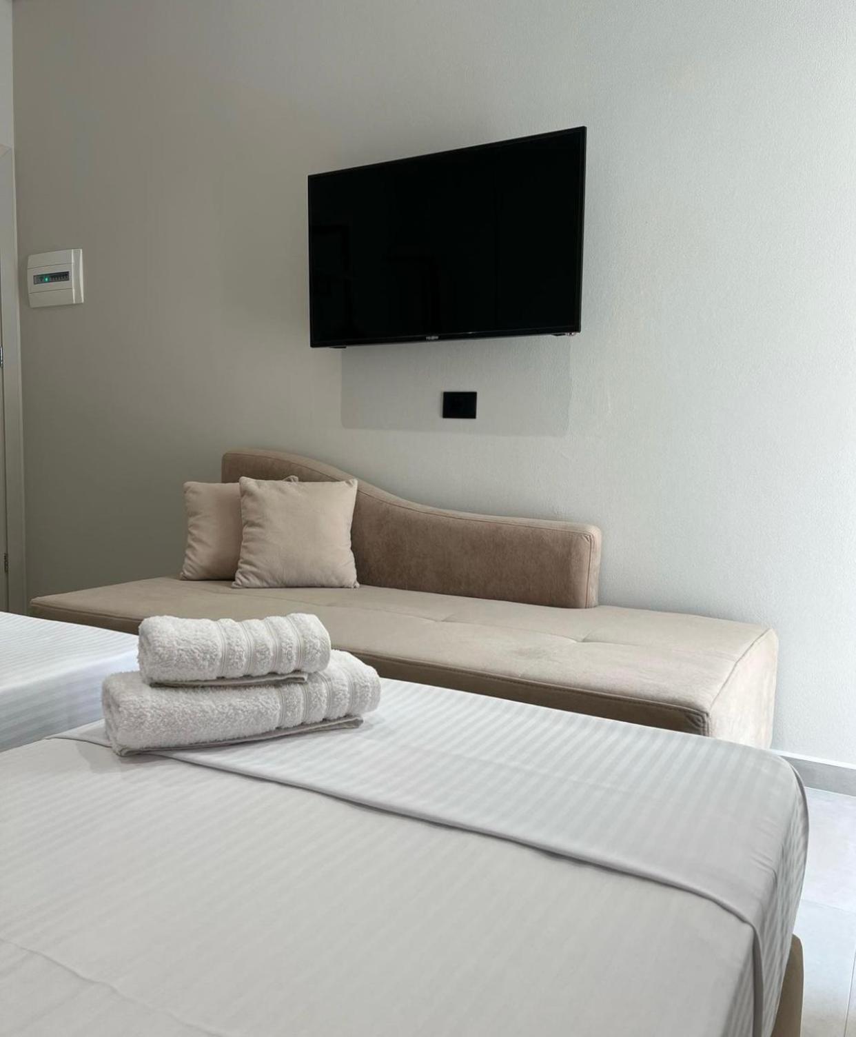 Astoria Rooms ساراندا المظهر الخارجي الصورة